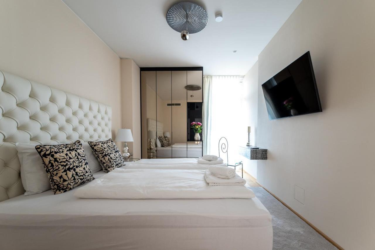 Exclusive 2Br Skyline Penthouse By Hm Apartman Bécs Kültér fotó