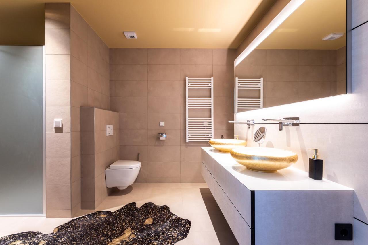 Exclusive 2Br Skyline Penthouse By Hm Apartman Bécs Kültér fotó