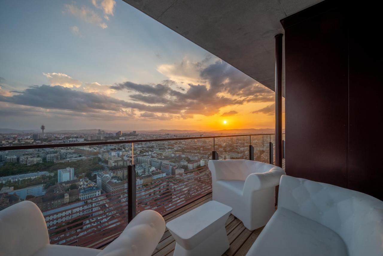 Exclusive 2Br Skyline Penthouse By Hm Apartman Bécs Kültér fotó