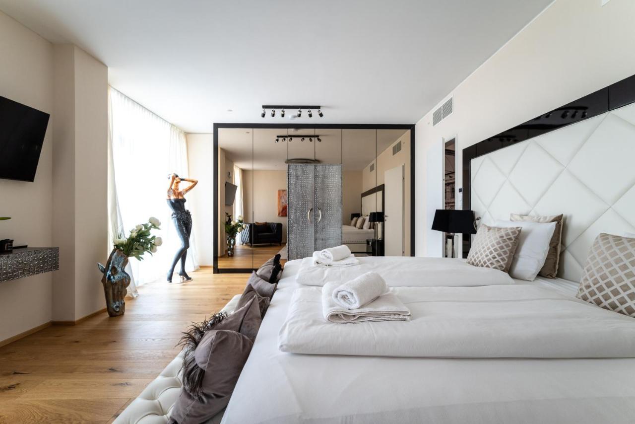 Exclusive 2Br Skyline Penthouse By Hm Apartman Bécs Kültér fotó