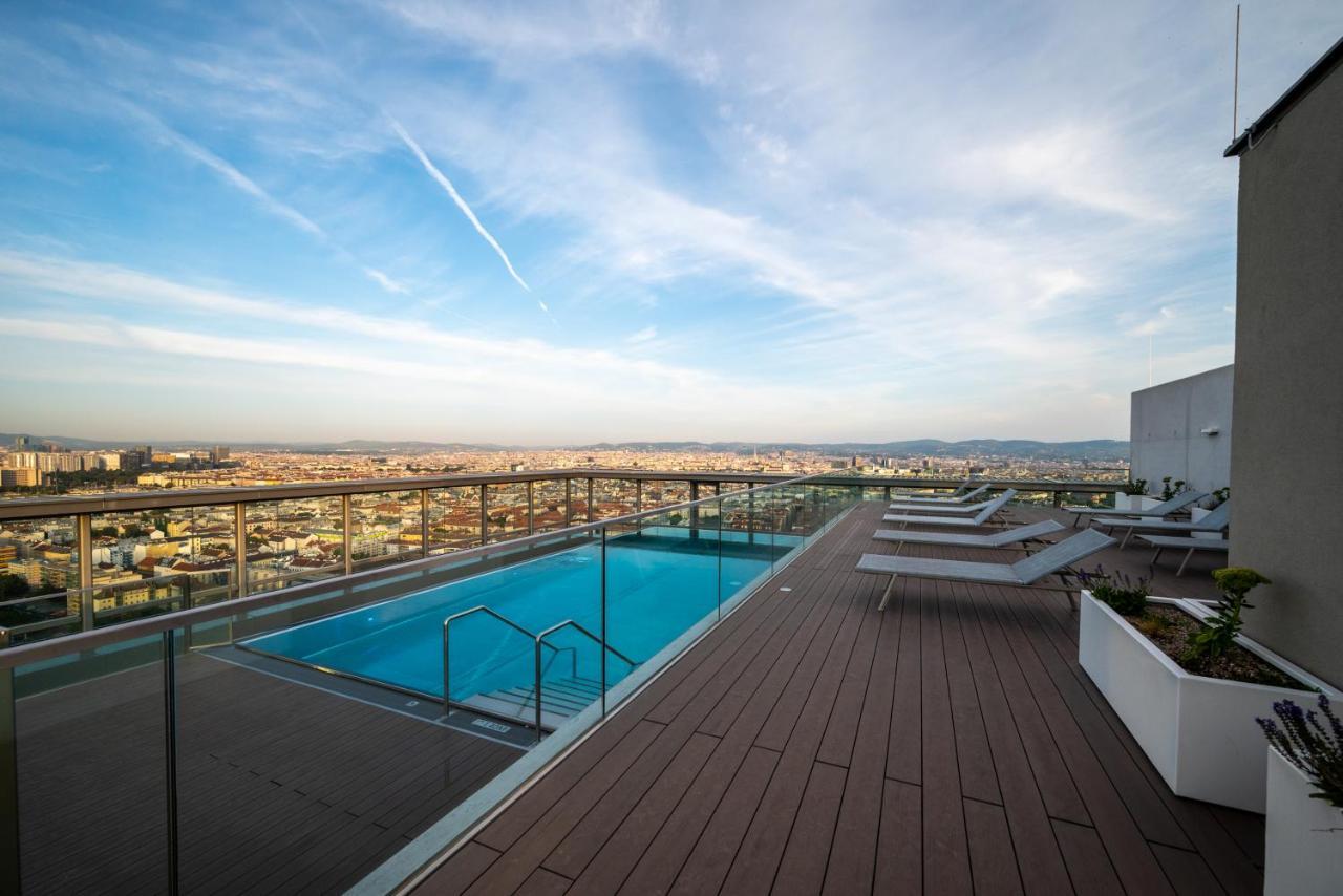Exclusive 2Br Skyline Penthouse By Hm Apartman Bécs Kültér fotó