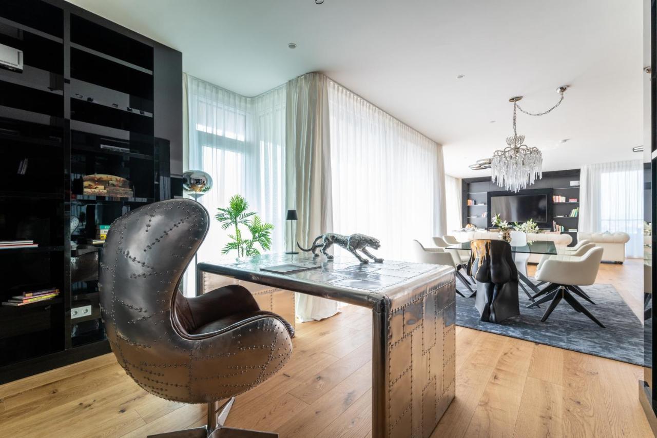 Exclusive 2Br Skyline Penthouse By Hm Apartman Bécs Kültér fotó
