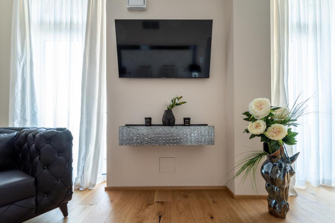 Exclusive 2Br Skyline Penthouse By Hm Apartman Bécs Kültér fotó