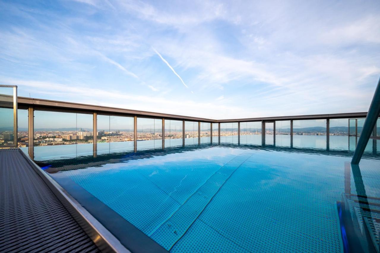 Exclusive 2Br Skyline Penthouse By Hm Apartman Bécs Kültér fotó