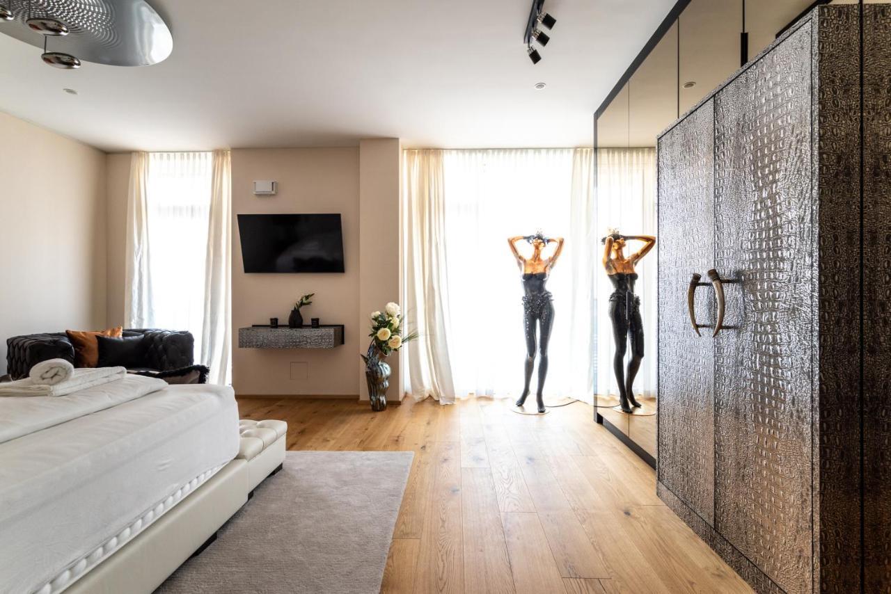 Exclusive 2Br Skyline Penthouse By Hm Apartman Bécs Kültér fotó
