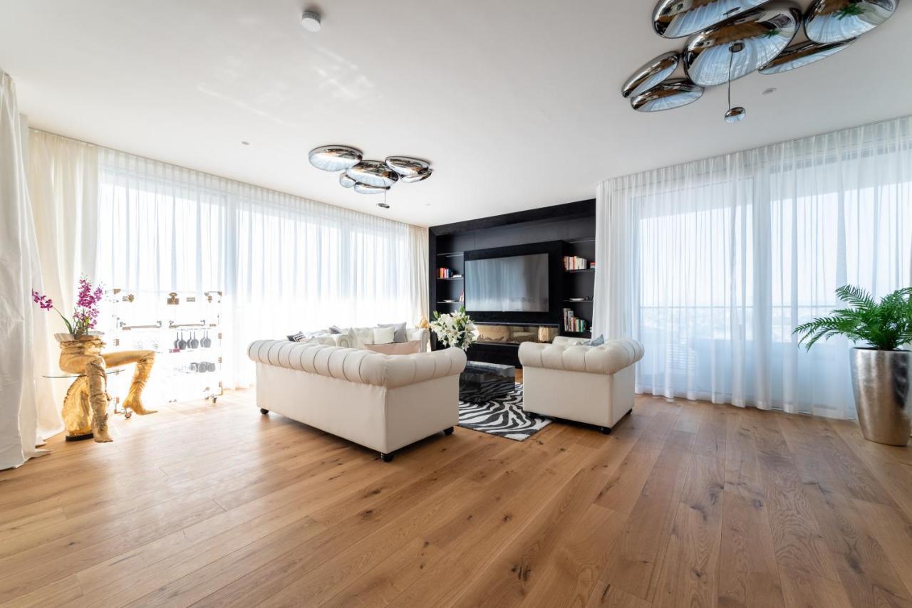 Exclusive 2Br Skyline Penthouse By Hm Apartman Bécs Kültér fotó