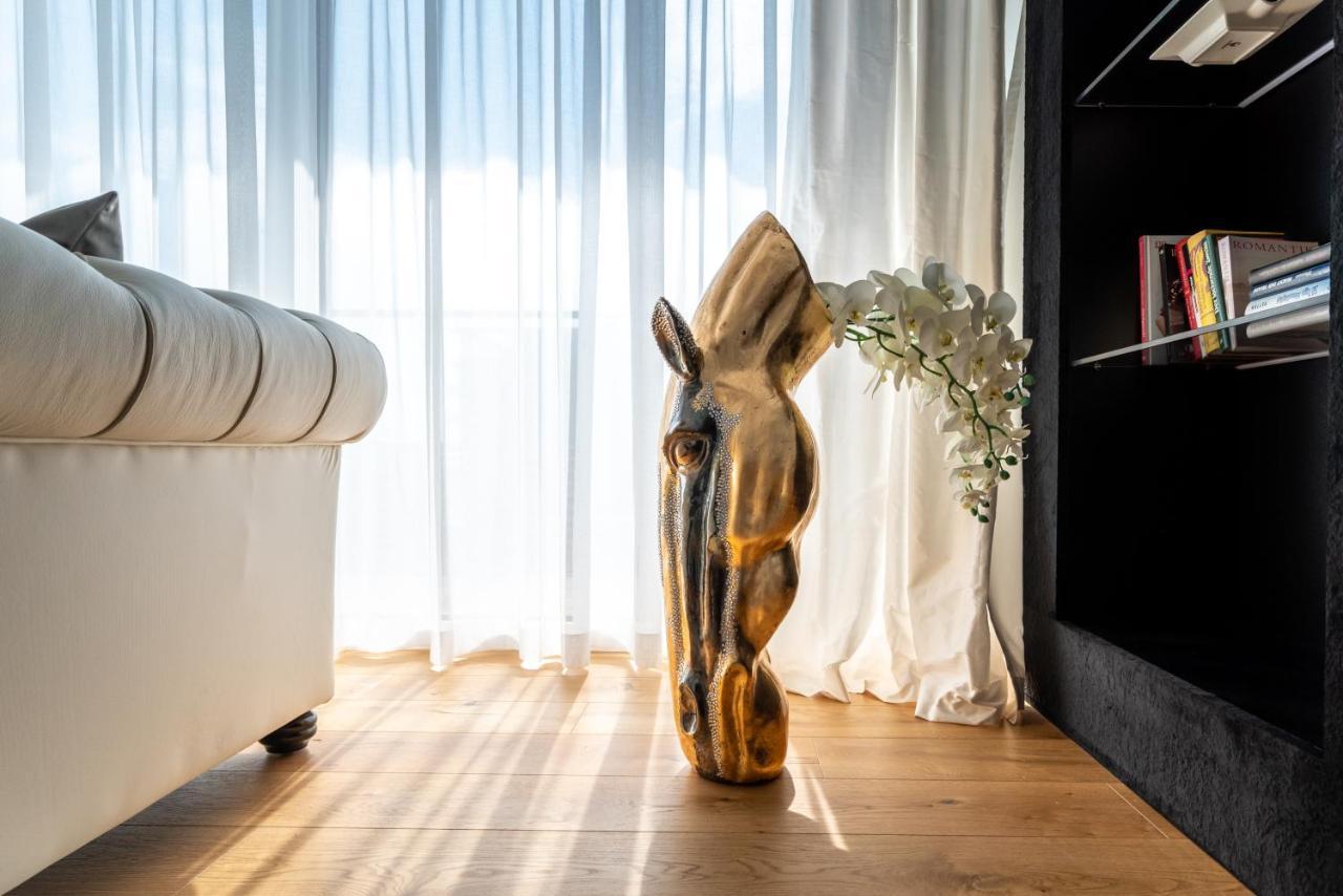 Exclusive 2Br Skyline Penthouse By Hm Apartman Bécs Kültér fotó