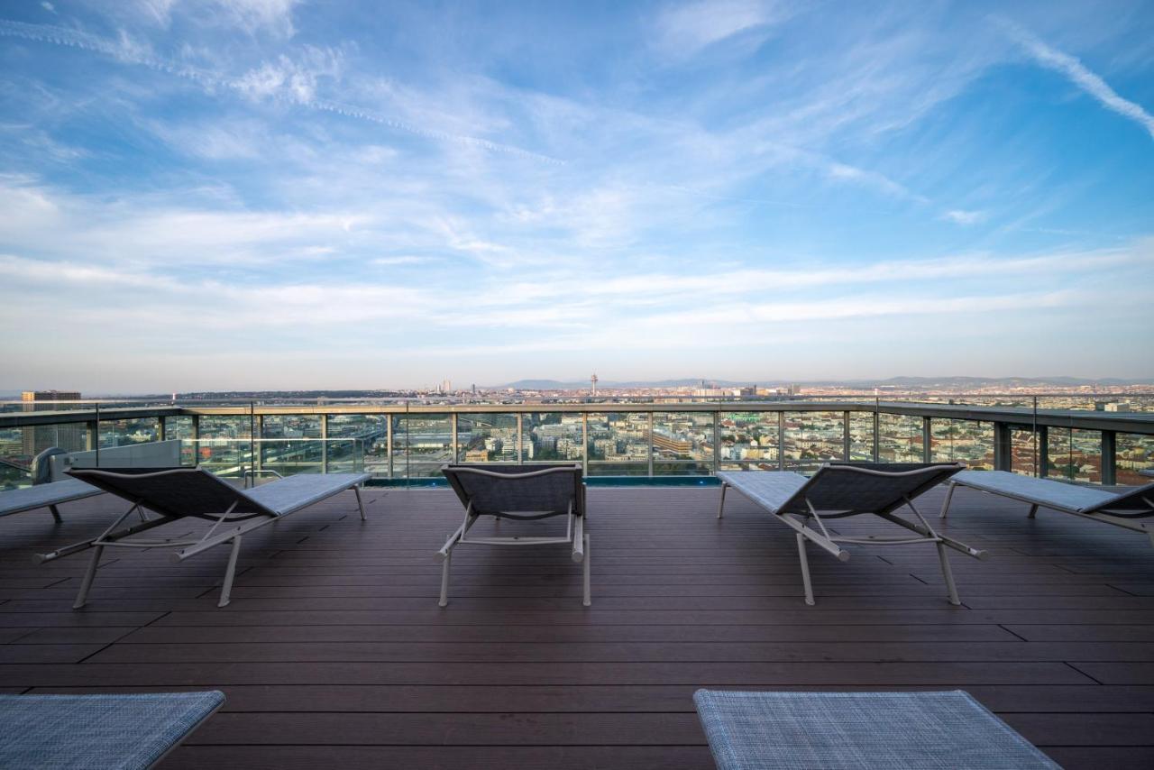 Exclusive 2Br Skyline Penthouse By Hm Apartman Bécs Kültér fotó